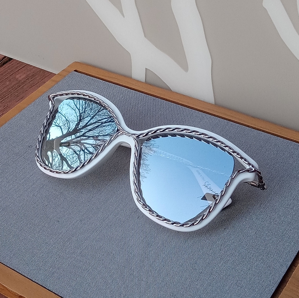 NEW Marc Jacobs White Frame Sunglasses With Silver Chain Accents